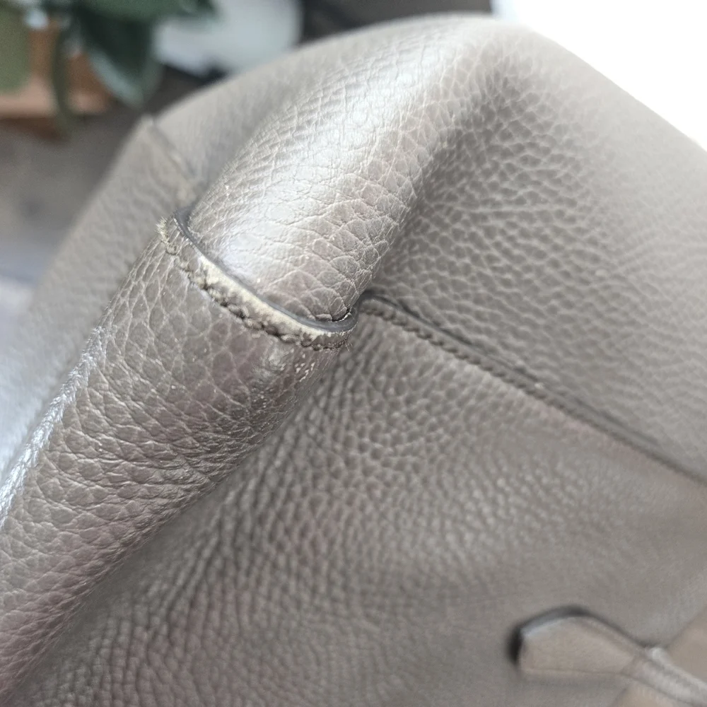 Gucci Leather Swing Tote Bag - Picture 12 of 17